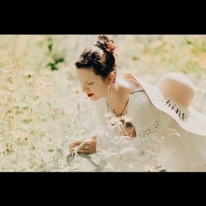 Meet your Posher, Ana